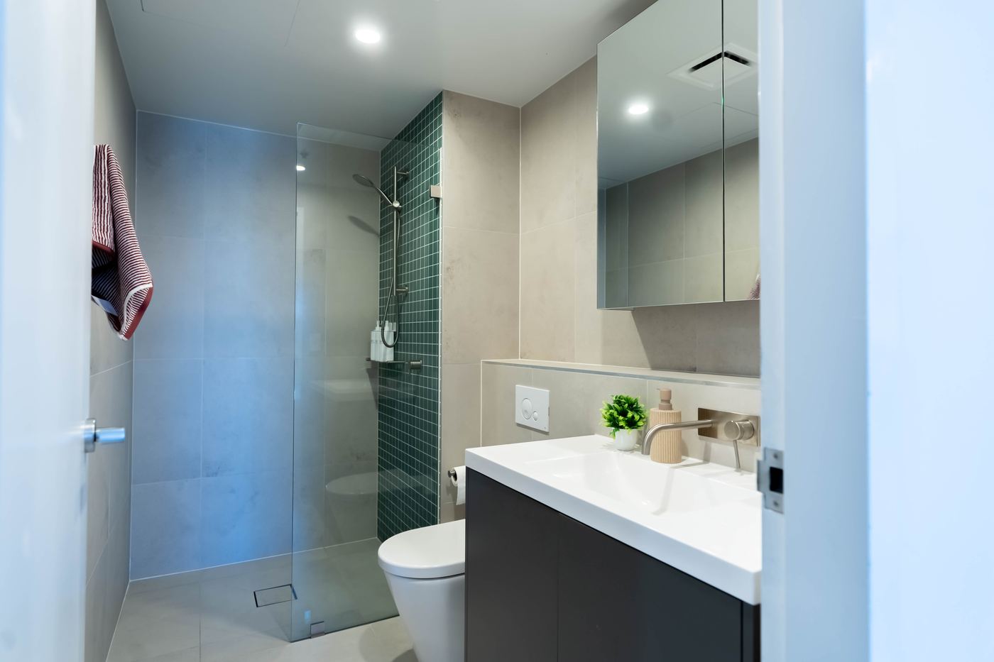 Bathroom, Nook 1311