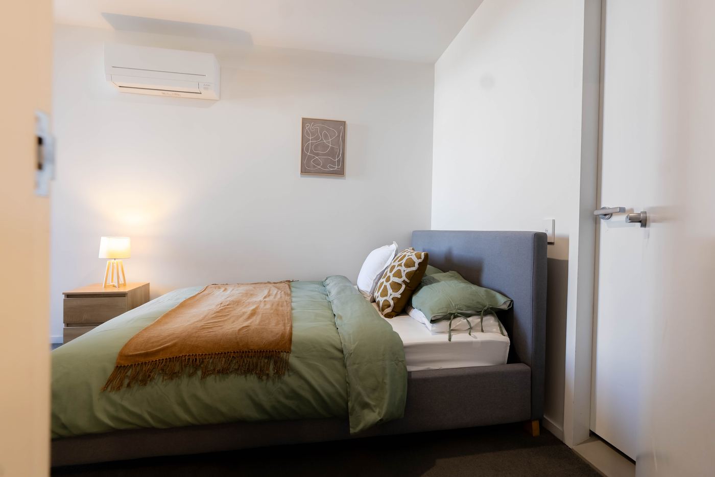 Second bedroom, Nook 1311